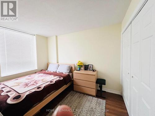 2001 - 30 Malta Avenue, Brampton, ON - Indoor Photo Showing Bedroom