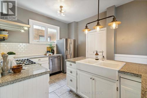 127 Mamelon Street, London, ON - Indoor Photo Showing Kitchen With Double Sink With Upgraded Kitchen