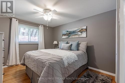 247 Delta Place, London, ON - Indoor Photo Showing Bedroom