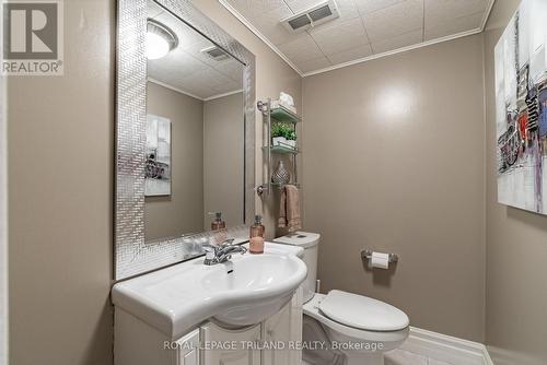 247 Delta Place, London, ON - Indoor Photo Showing Bathroom