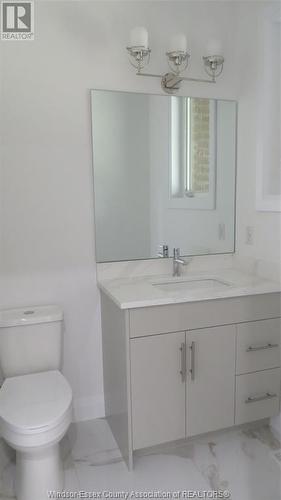 2499 Roxborough, Windsor, ON - Indoor Photo Showing Bathroom