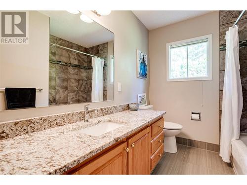 1175 Toovey Road, Kelowna, BC - Indoor Photo Showing Bathroom