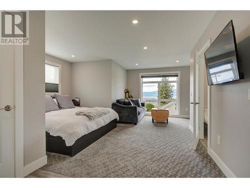 1175 Toovey Road, Kelowna, BC - Indoor Photo Showing Bedroom