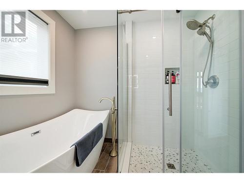 1175 Toovey Road, Kelowna, BC - Indoor Photo Showing Bathroom