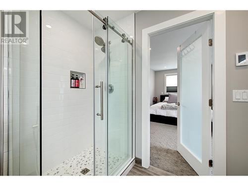 1175 Toovey Road, Kelowna, BC - Indoor Photo Showing Bathroom