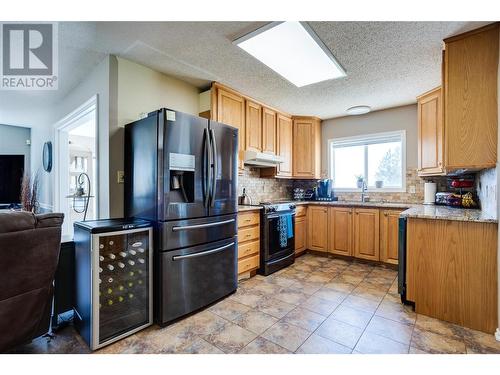 1175 Toovey Road, Kelowna, BC - Indoor Photo Showing Kitchen