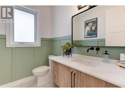 1628 Carnegie Street, Kelowna, BC - Indoor Photo Showing Bathroom