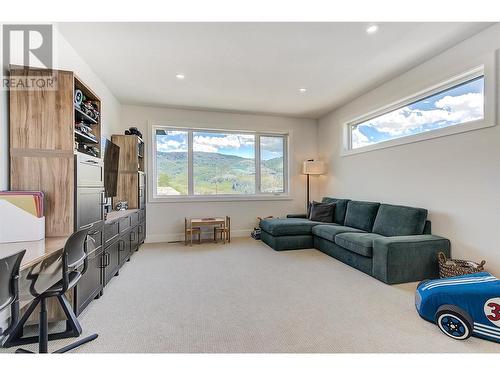 1628 Carnegie Street, Kelowna, BC - Indoor