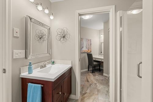 7-1645 Ufton Court, Kelowna, BC - Indoor Photo Showing Bathroom