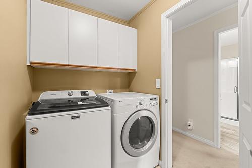 7-1645 Ufton Court, Kelowna, BC - Indoor Photo Showing Laundry Room