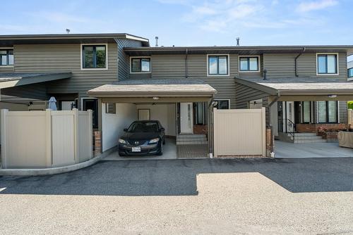 7-1645 Ufton Court, Kelowna, BC - Outdoor