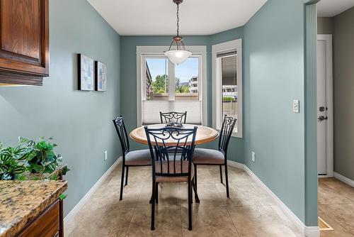 7-1645 Ufton Court, Kelowna, BC - Indoor Photo Showing Dining Room