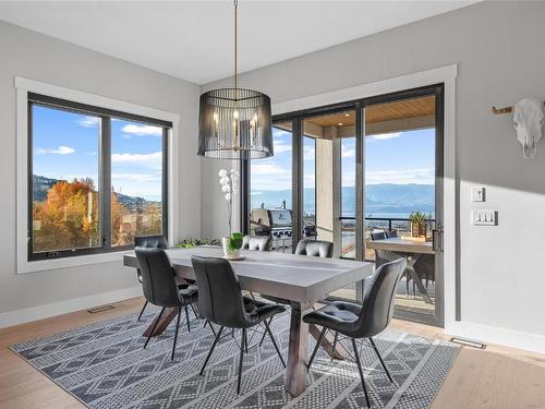 1562 Antler Court, Kelowna, BC - Indoor Photo Showing Dining Room