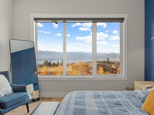 1562 Antler Court, Kelowna, BC - Indoor Photo Showing Bedroom