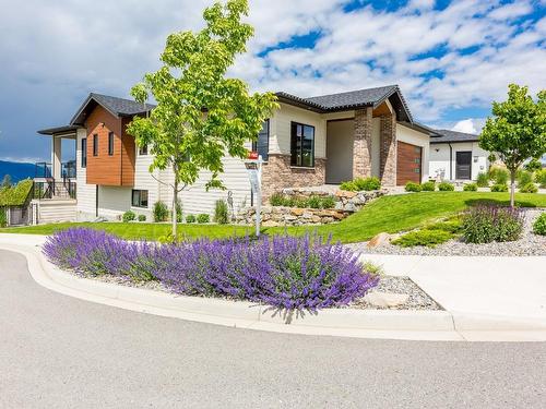 1562 Antler Court, Kelowna, BC - Outdoor With Facade