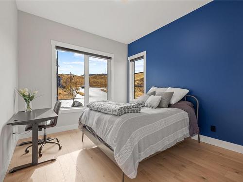 1562 Antler Court, Kelowna, BC - Indoor Photo Showing Bedroom