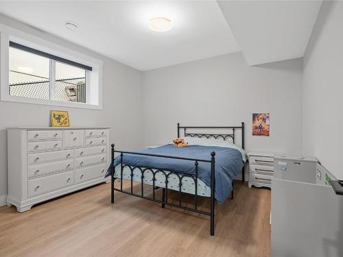 1562 Antler Court, Kelowna, BC - Indoor Photo Showing Bedroom