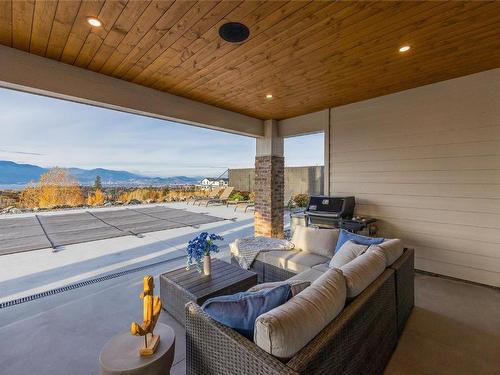 1562 Antler Court, Kelowna, BC - Outdoor With Deck Patio Veranda With Exterior