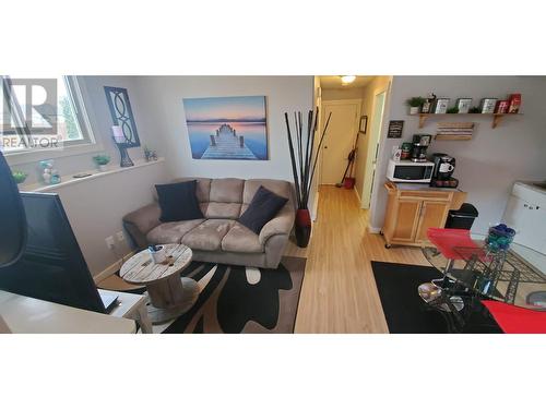 10205 17 Street Unit# 102, Dawson Creek, BC - Indoor Photo Showing Living Room