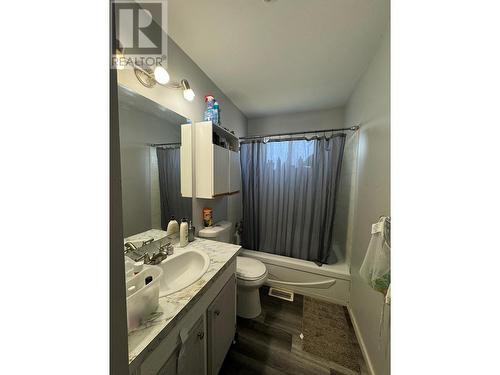 187 Kirkpatrick Avenue, Penticton, BC - Indoor Photo Showing Bathroom