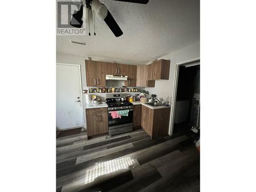 187 Kirkpatrick Avenue, Penticton, BC - Indoor Photo Showing Kitchen