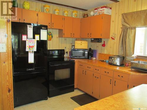 1006 Birch Avenue, Tobin Lake, SK - Indoor Photo Showing Kitchen