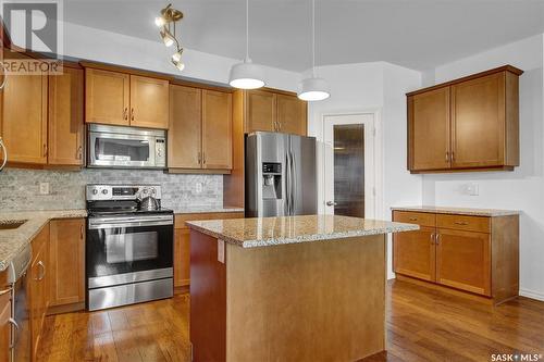 205 2160 Heseltine Road, Regina, SK - Indoor Photo Showing Kitchen With Upgraded Kitchen