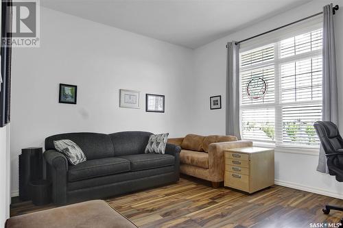 205 2160 Heseltine Road, Regina, SK - Indoor Photo Showing Living Room