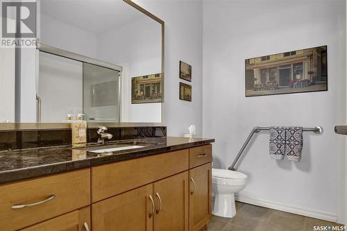 205 2160 Heseltine Road, Regina, SK - Indoor Photo Showing Bathroom