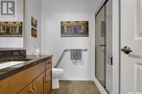 205 2160 Heseltine Road, Regina, SK - Indoor Photo Showing Bathroom