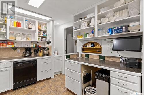 202-206 Elizabeth Avenue, Manitou Beach, SK - Indoor Photo Showing Kitchen