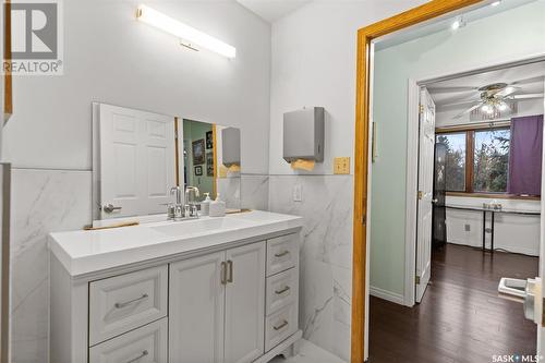 202-206 Elizabeth Avenue, Manitou Beach, SK - Indoor Photo Showing Bathroom