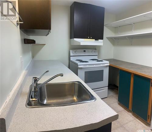 202-206 Elizabeth Avenue, Manitou Beach, SK - Indoor Photo Showing Kitchen