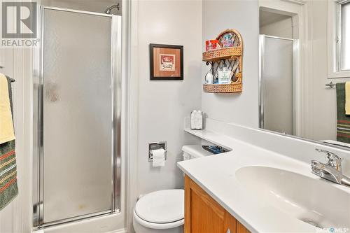 207 Lakeshore Place, Saskatoon, SK - Indoor Photo Showing Bathroom