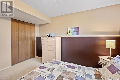 207 Lakeshore Place, Saskatoon, SK - Indoor Photo Showing Bedroom