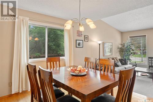 207 Lakeshore Place, Saskatoon, SK - Indoor Photo Showing Dining Room