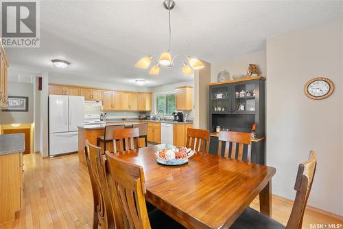 207 Lakeshore Place, Saskatoon, SK - Indoor Photo Showing Dining Room