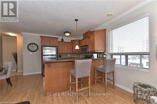 402 - 435 Colborne Street, London, ON - Indoor Photo Showing Kitchen