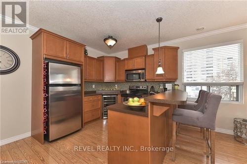 402 - 435 Colborne Street, London, ON - Indoor Photo Showing Kitchen