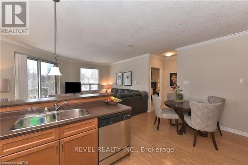 402 - 435 Colborne Street, London, ON - Indoor Photo Showing Kitchen With Double Sink