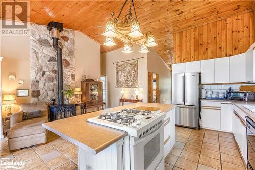 64 Wahnekewening Drive, Tiny, ON - Indoor Photo Showing Kitchen