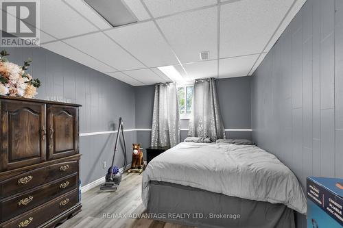 7 Lochern Road, London, ON - Indoor Photo Showing Bedroom