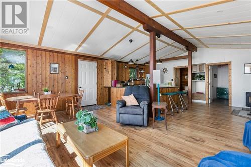 36 15C (Huckleberry) Island, Carling, ON - Indoor Photo Showing Living Room