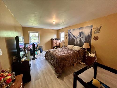 53147 201 Highway, Sundown, MB - Indoor Photo Showing Bedroom