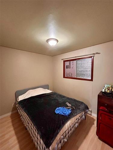 53147 201 Highway, Sundown, MB - Indoor Photo Showing Bedroom