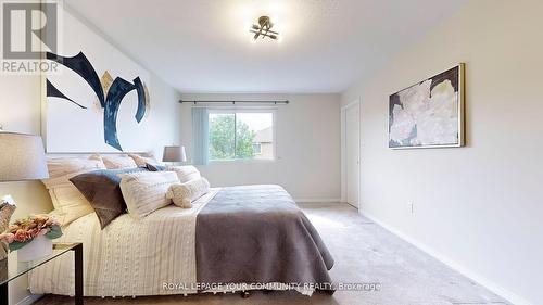 3374 Scotch Pine Gate, Mississauga, ON - Indoor Photo Showing Bedroom