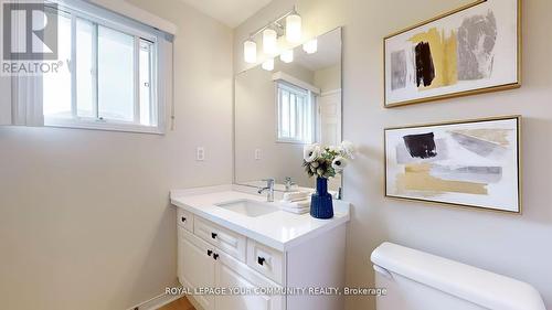 3374 Scotch Pine Gate, Mississauga, ON - Indoor Photo Showing Bathroom