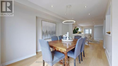 3374 Scotch Pine Gate, Mississauga, ON - Indoor Photo Showing Dining Room