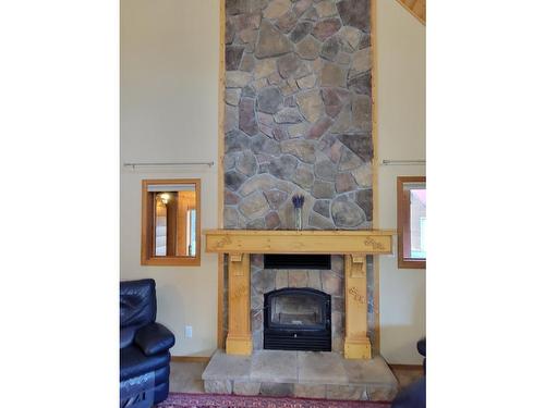 2200 Yellowhead Highway S, Clearwater, BC - Indoor Photo Showing Living Room With Fireplace