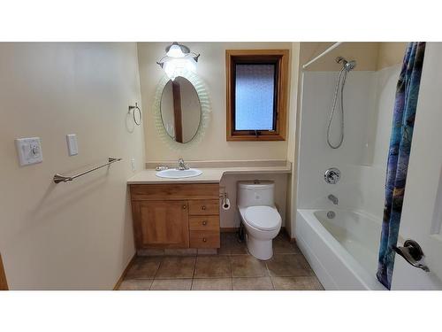 2200 Yellowhead Highway S, Clearwater, BC - Indoor Photo Showing Bathroom